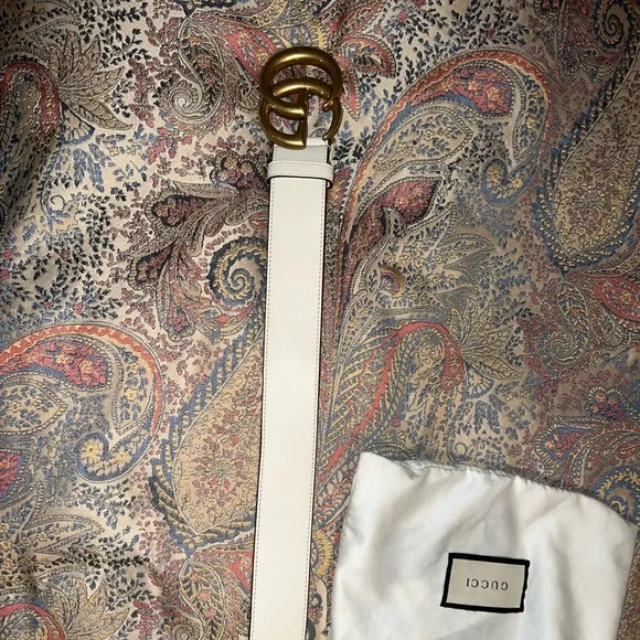 Gucci White Belt with Gold Buckle - Picture 5 of 8